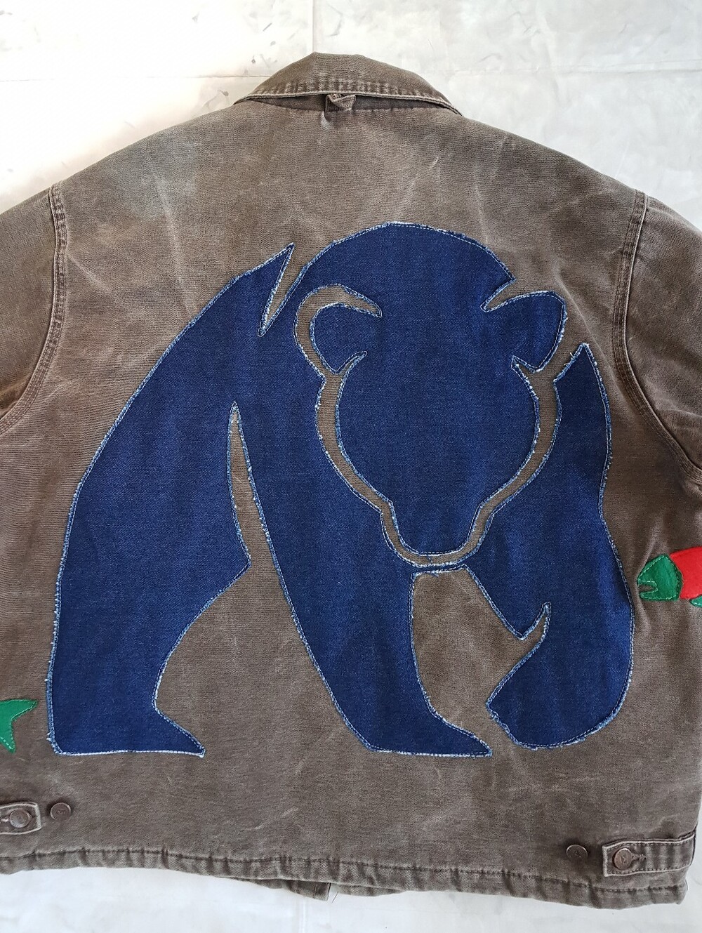 Vintage Upcycled Sockeye Salmon & Grizzly Bear Tough Duck Work Jacket Carhartt - Picture 13 of 16
